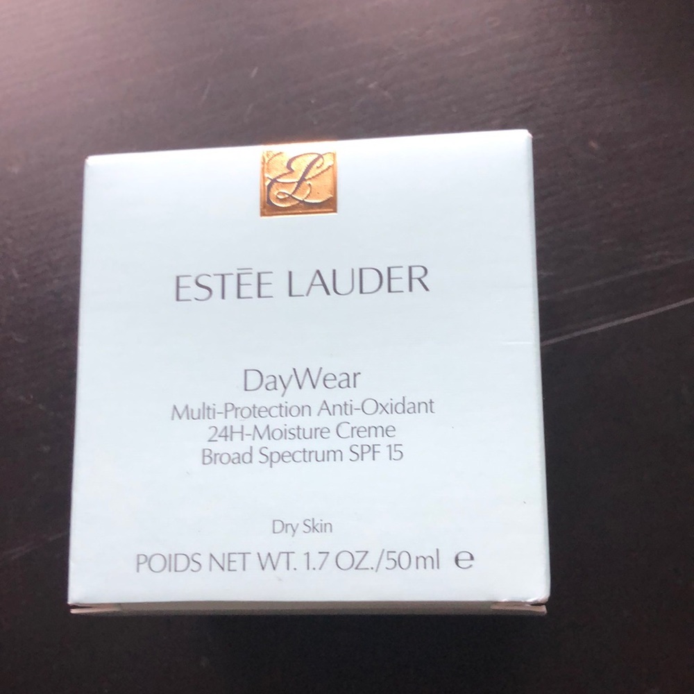Estée Lauder cream